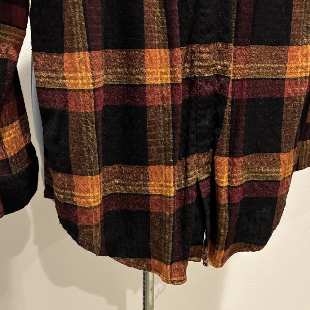 beachlunchlounge Multicolor Plaid Button-Up - Picture 5 of 7